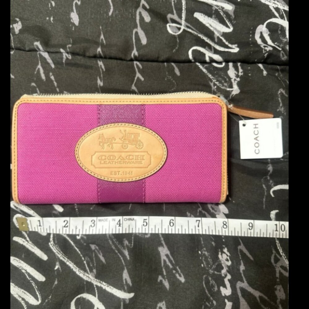 Coach Wallet - Picture 6 of 6